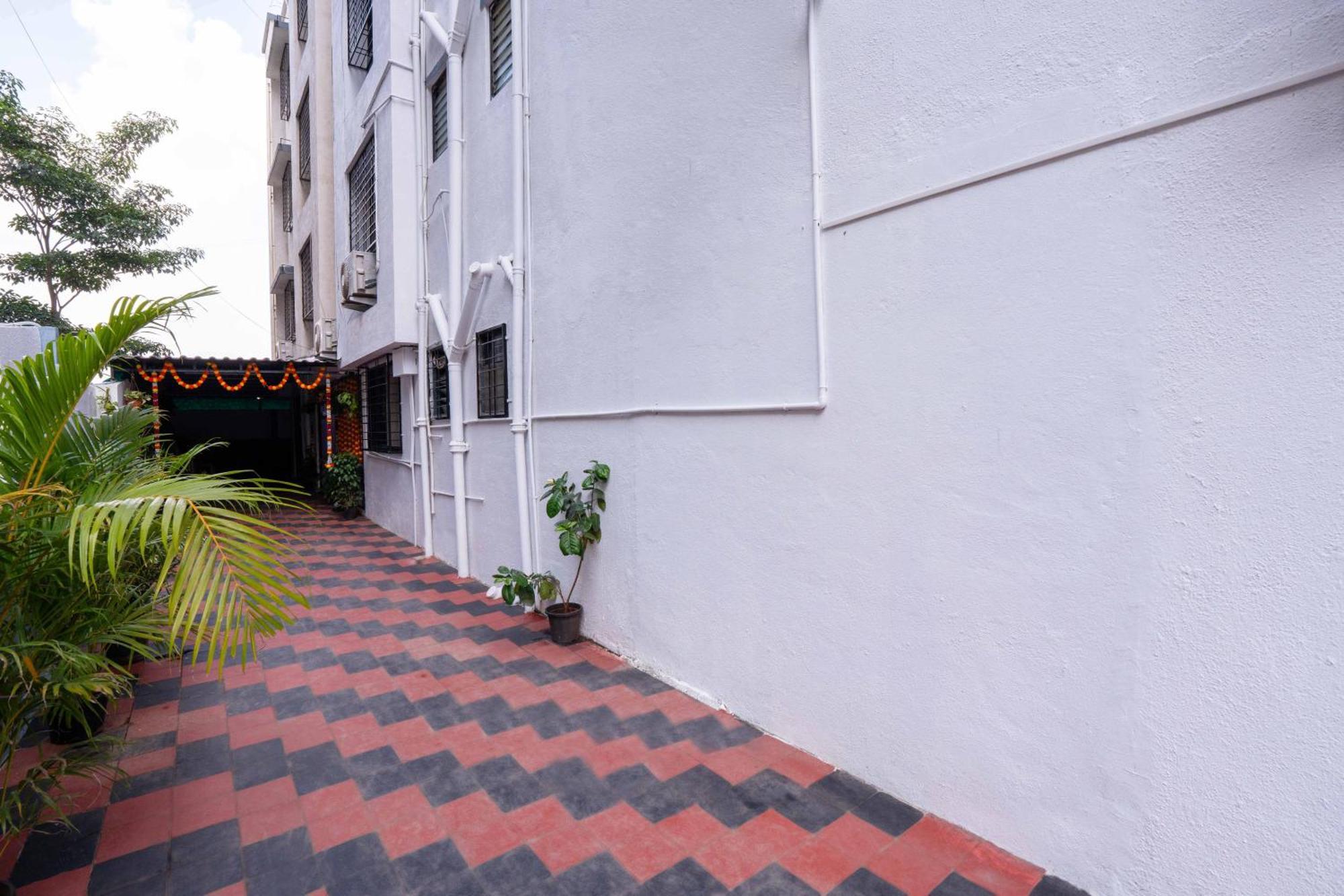 Treebo Royal Comfort Atithi Pune Exterior photo