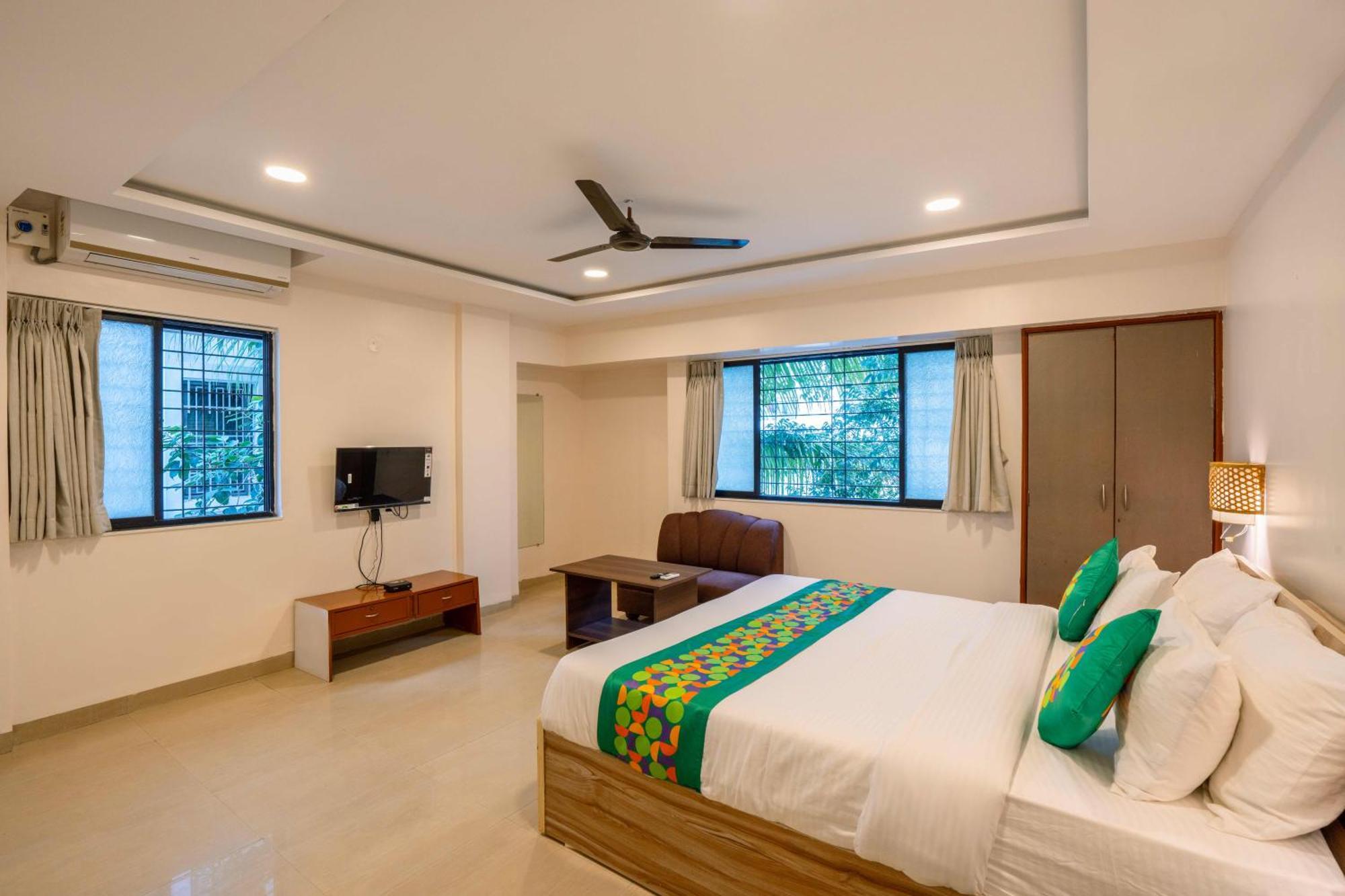 Treebo Royal Comfort Atithi Pune Exterior photo