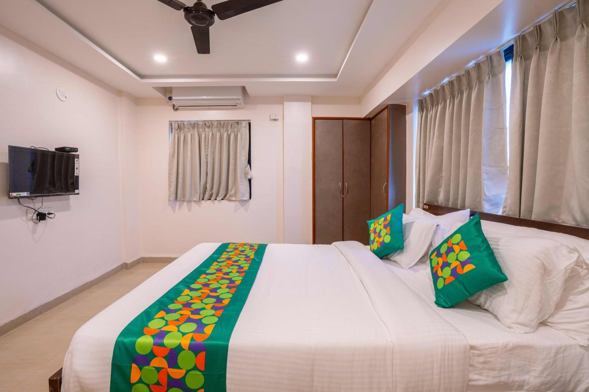 Treebo Royal Comfort Atithi Pune Exterior photo